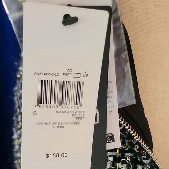 Guess Black and White Mini Dress with Chic Appeal - Picture 3 of 10